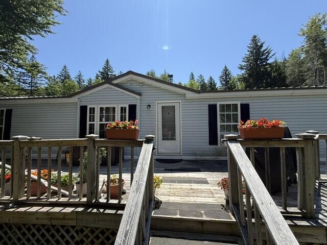 Property Photo: 1246 County Road ME 04652