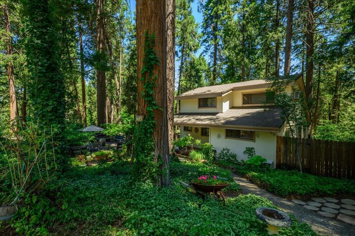 Property Photo: 6801 Onyx Trail CA 95726