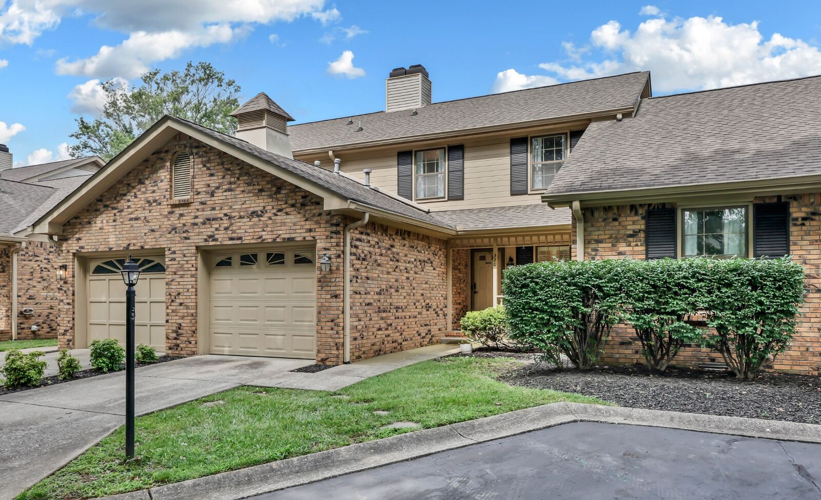 Property Photo:  320 Kingswood Ct  TN 37043 