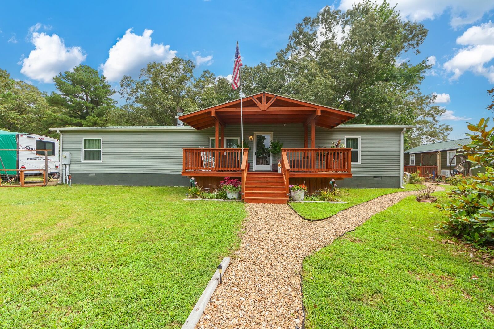 Property Photo: 530 Douglas Ln TN 38320