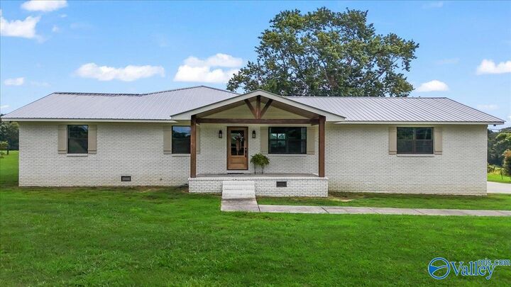 Property Photo:  4291 County Road 1807  AL 35016 