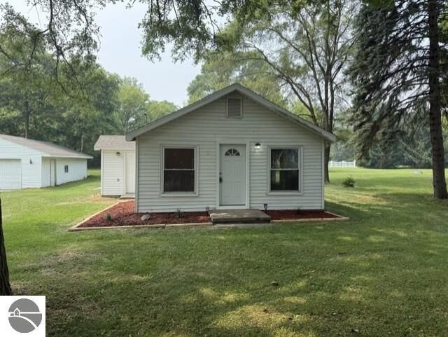 Property Photo:  527 Teman Street  MI 48880 