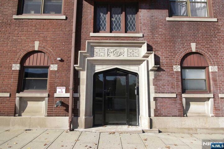 Property Photo:  54-56 Oak Street 3  NJ 07450 