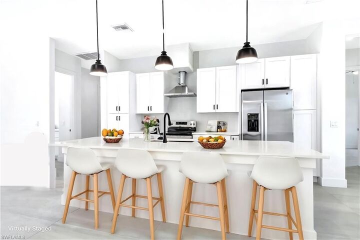 Property Photo: 2633 22nd Ave SE FL 34117