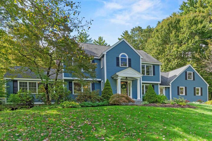 Property Photo:  23 Merrymeeting Drive  NH 03054 
