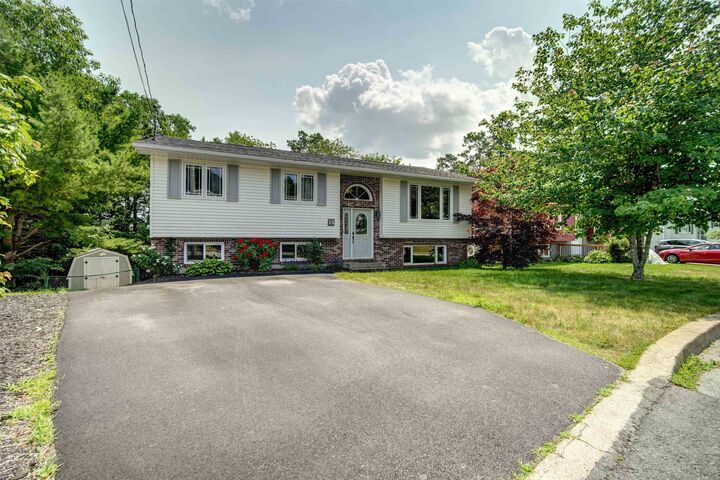 Property Photo:  15 Mulley Court Millwood  NS B4E 2W8 