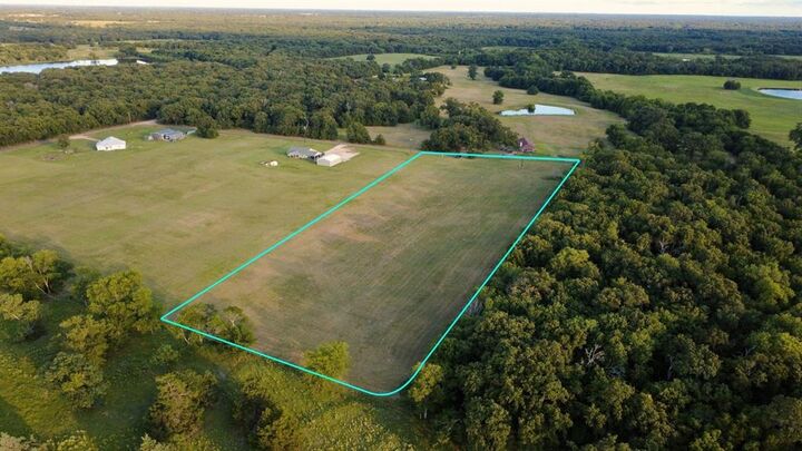 Property Photo:  336 County Road 1118  TX 75420 
