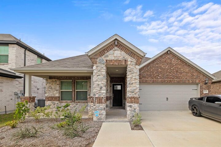 Property Photo:  2110 Colt Court  TX 75159 