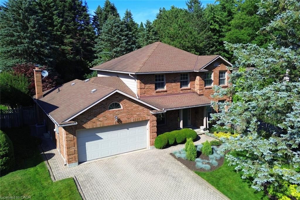 Property Photo:  