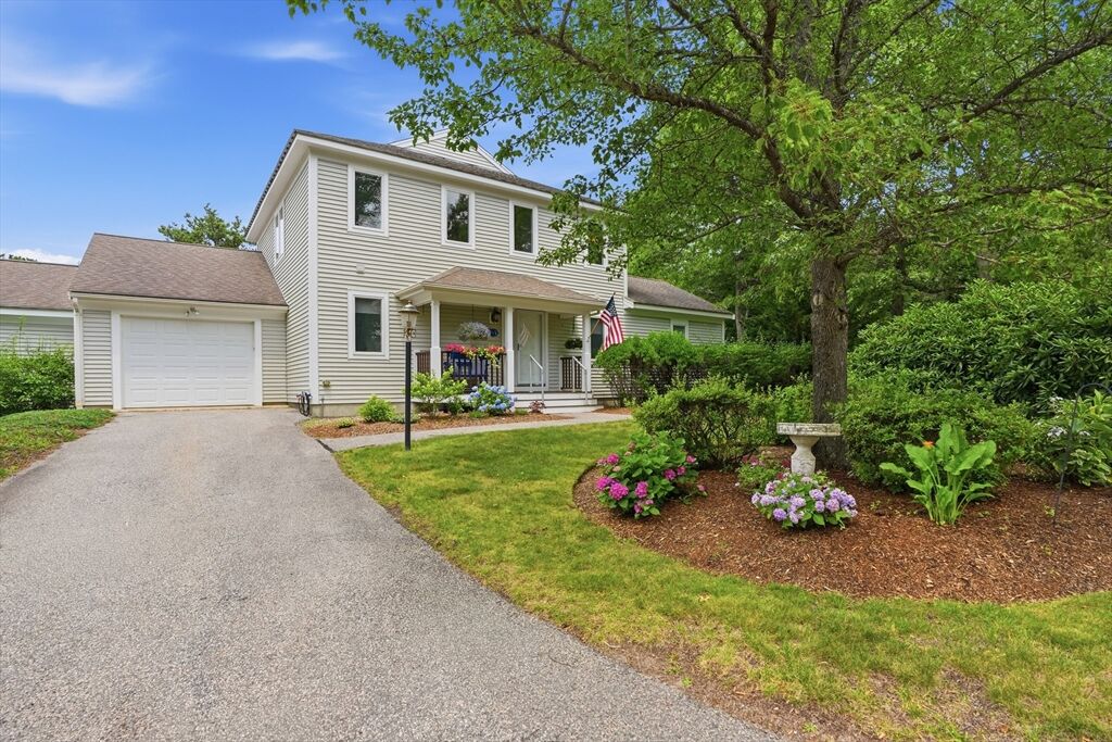Property Photo: 5 Hemlock Rd 5 MA 02532