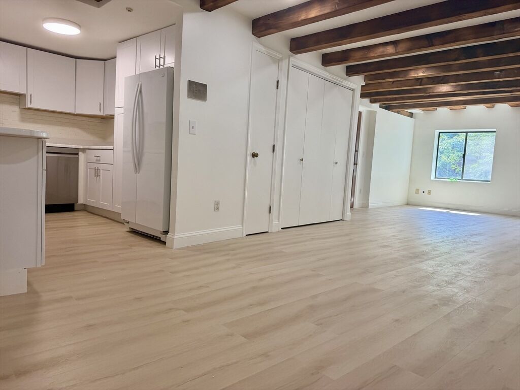 Property Photo: 170 Commercial St 4 MA 02109