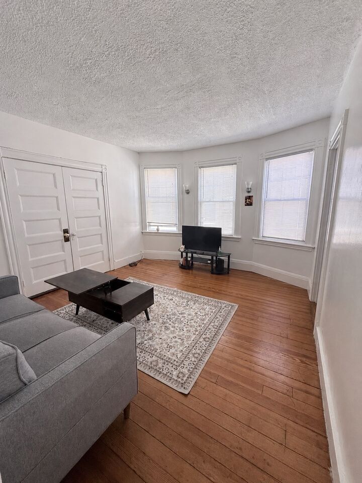 Property Photo:  83 Francis St 5  MA 02446 