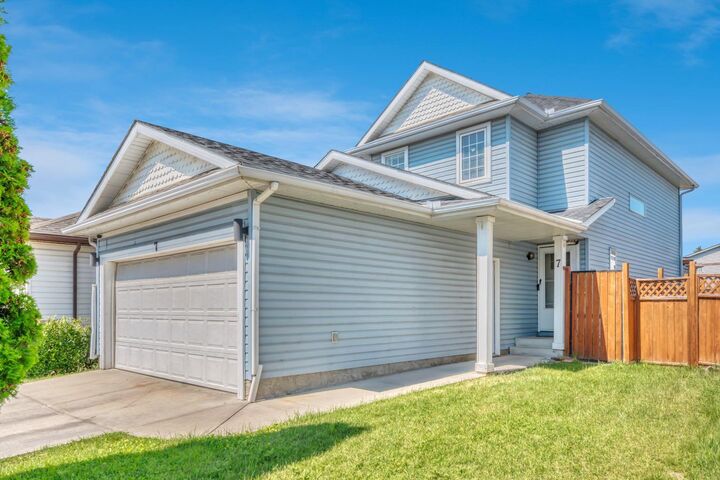 Property Photo:  7 San Diego Manor NE  AB T1Y 7A5 