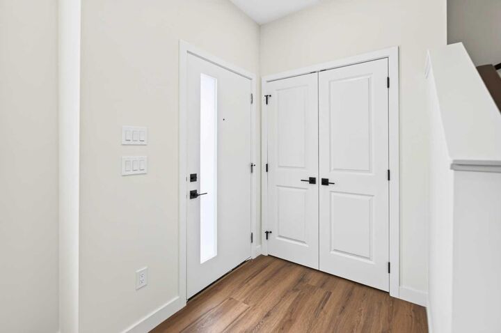 Property Photo:  24 Memorial Parkway  AB T4E 3B7 