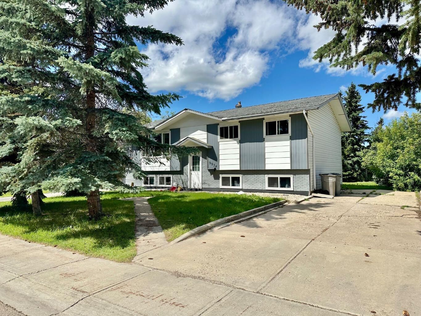 Property Photo: 9934 Prairie AB T8V 3S1
