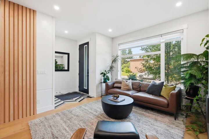 Property Photo: 3250 18 Street SW AB T2T 6S5
