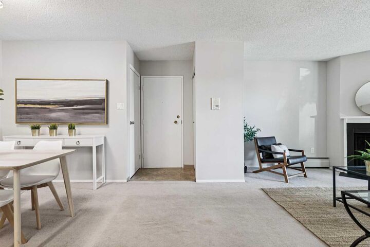 Property Photo: 315 Southampton Drive SW 5109 AB T2W 2T6