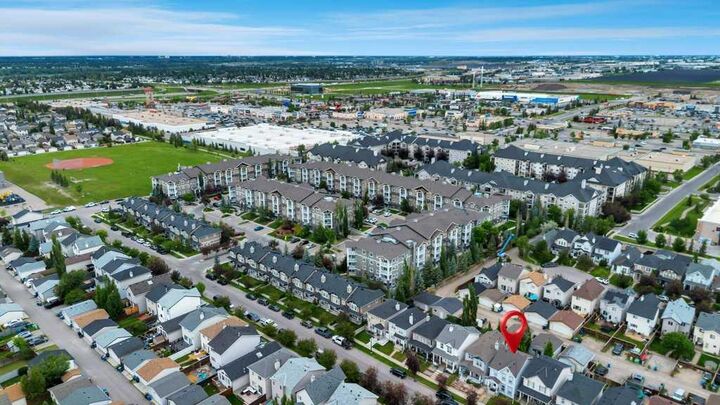 Property Photo: 175 Prestwick Villas SE AB T2Z 4S3