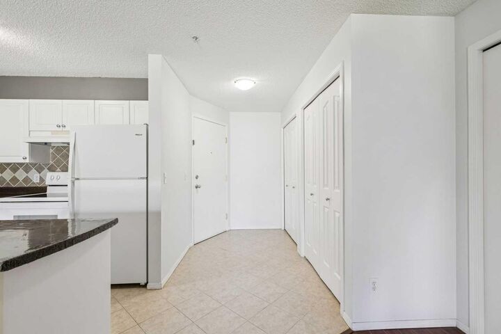Property Photo:  1000 Citadel Meadow Point NW 209  AB T3G 5N5 