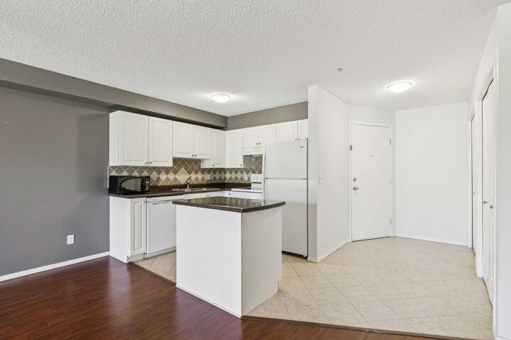 Property Photo: 1000 Citadel Meadow Point NW 209 AB T3G 5N5