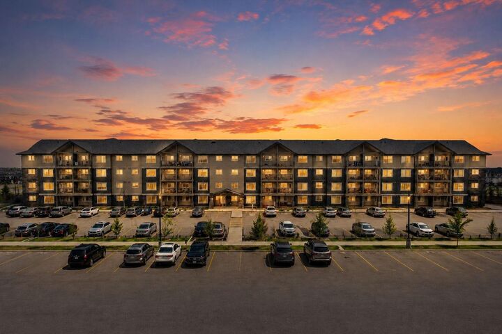 Property Photo:  181 Skyview Ranch Manor NE 3320  AB T3N 0V2 