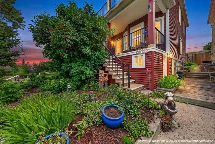 Property Photo:  2410 16 Street Street SW  AB T2T 4E8 