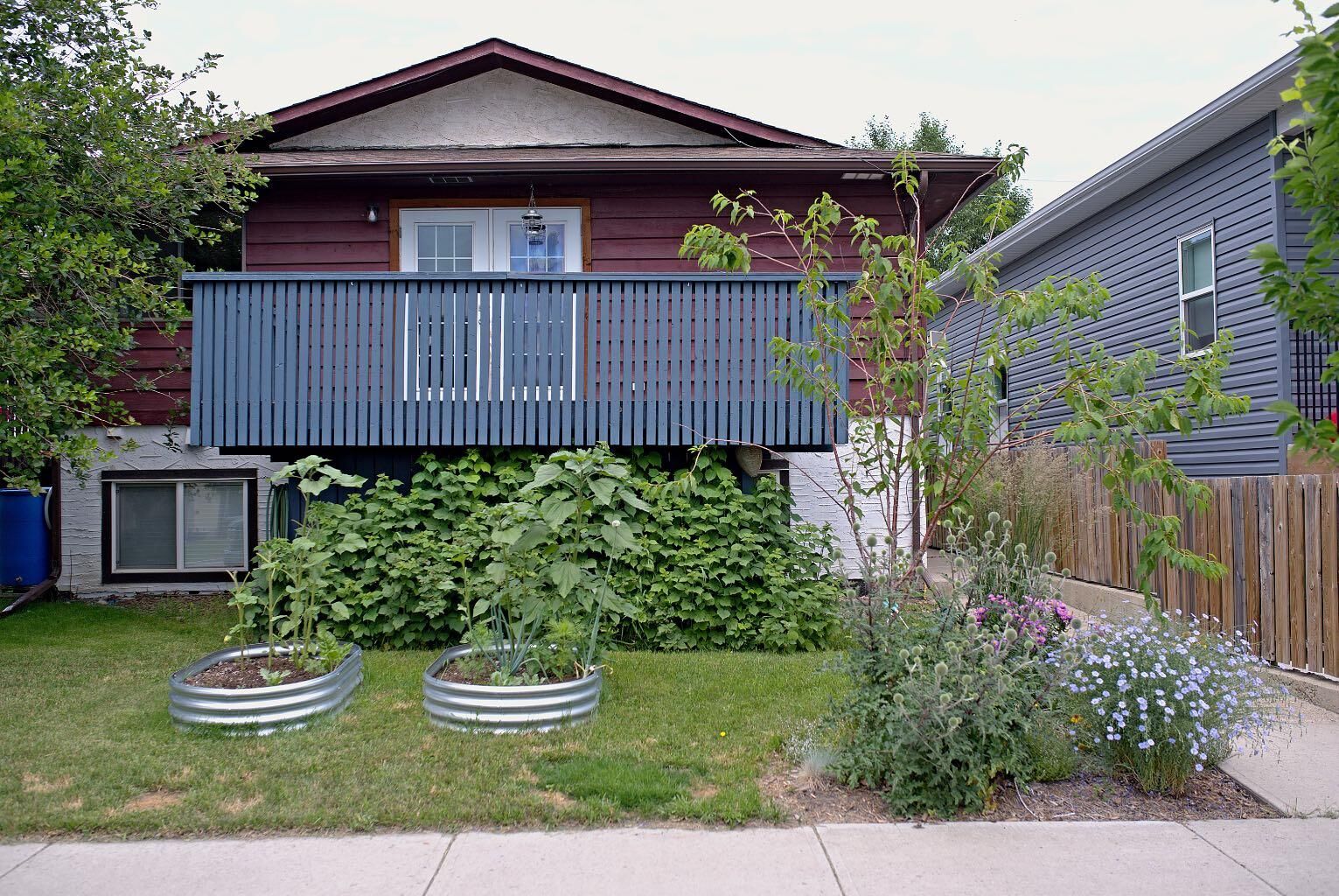 Property Photo: 50 8 Avenue 8 AB T1V 1E8