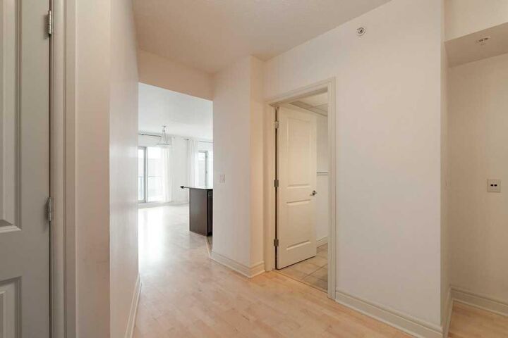 Property Photo: 920 5 Avenue SW 604 AB T2P 5P6