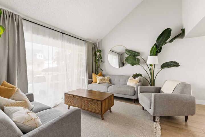 Property Photo:  76 Ranchridge Way NW  AB T3G 1Z9 