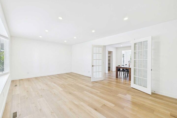Photo de la propriété:  416 Thornhill Place NW  AB T2K 2S5 