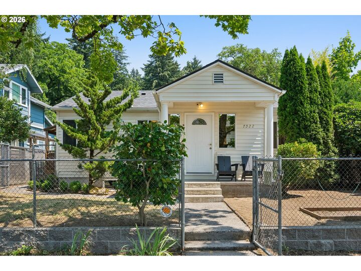 Property Photo: 7522 N Dwight Ave OR 97203