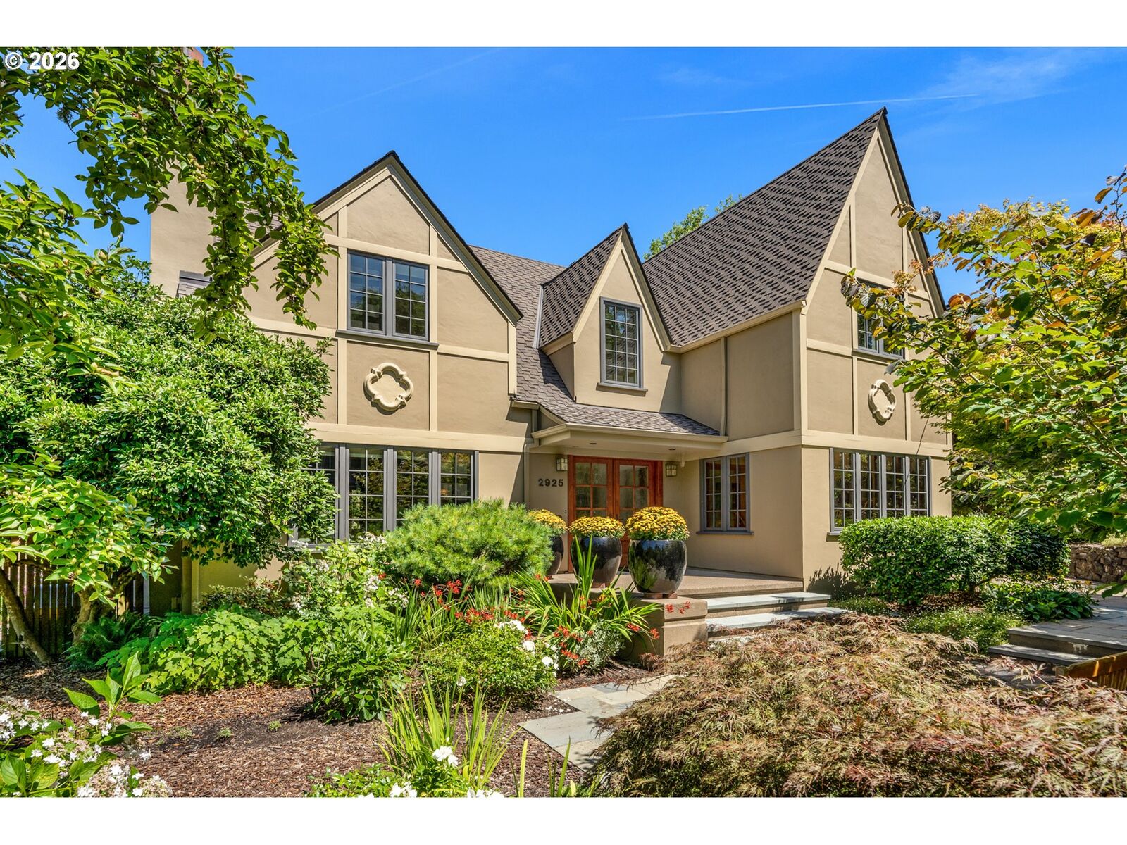 Property Photo:  2925 SE Carlton St  OR 97202 