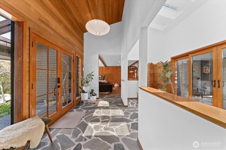 Property Photo: 1030 Canyonside Road WA 98801