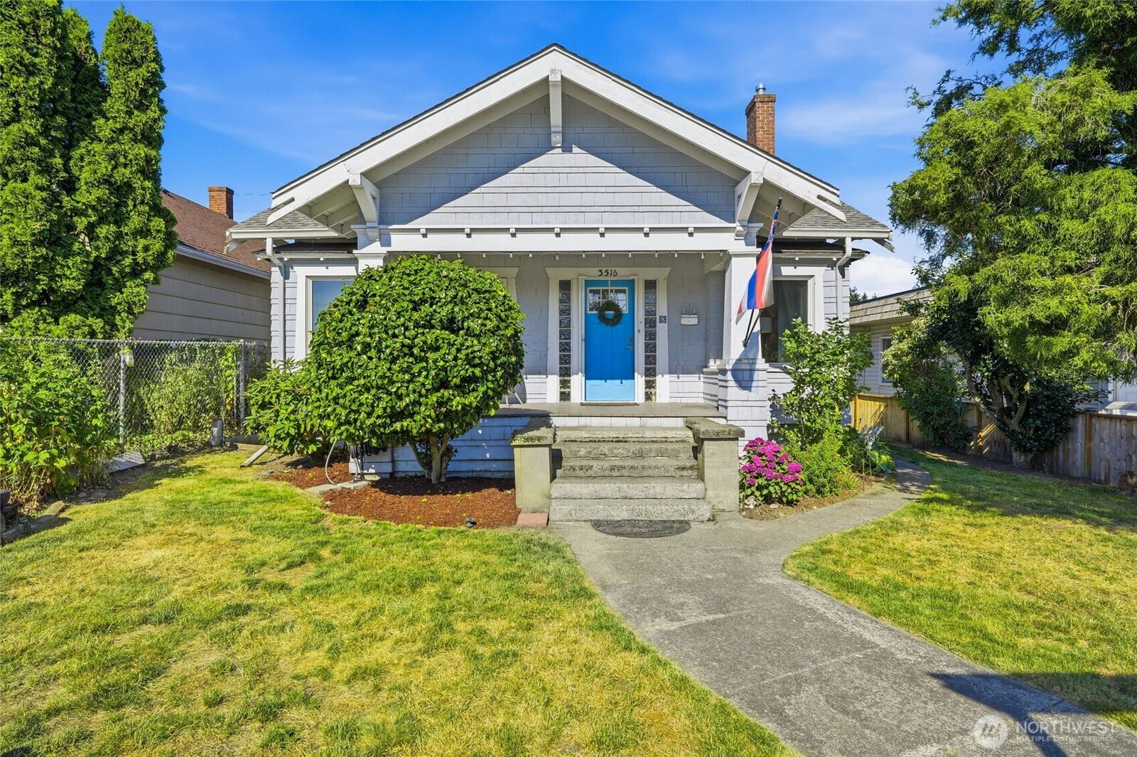 Property Photo: 3516 Hoyt Avenue WA 98201