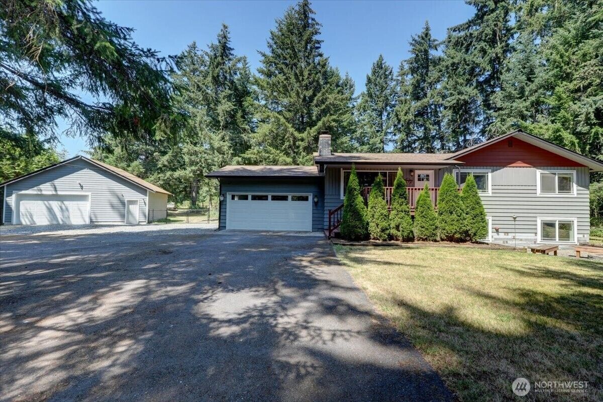 Property Photo:  24702 E 54th Avenue  WA 98338 