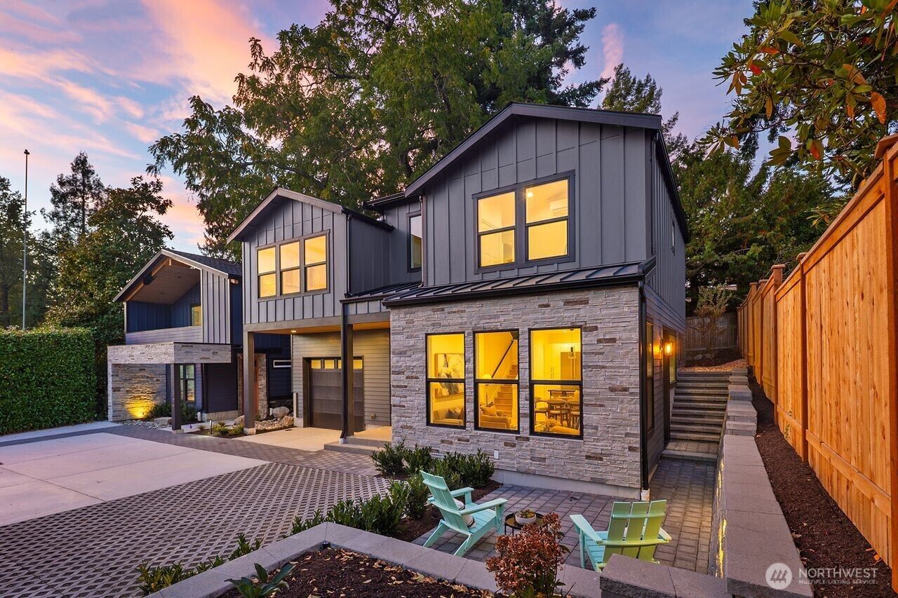 Property Photo:  636  11th Avenue  WA 98033 