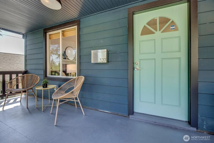 Property Photo: 327 NE 55th Street WA 98105