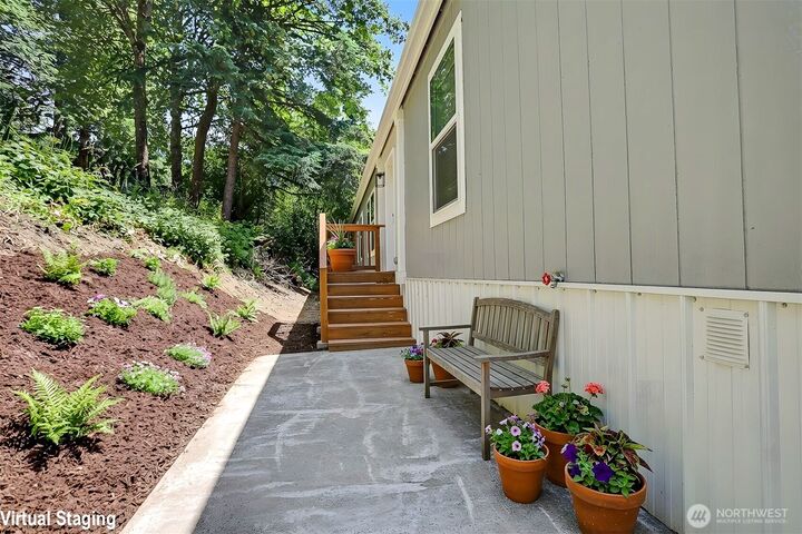 Property Photo: 28454 168th Avenue SE 40 WA 98042