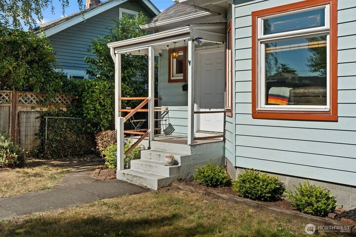Property Photo: 611 S Grant Avenue WA 98405
