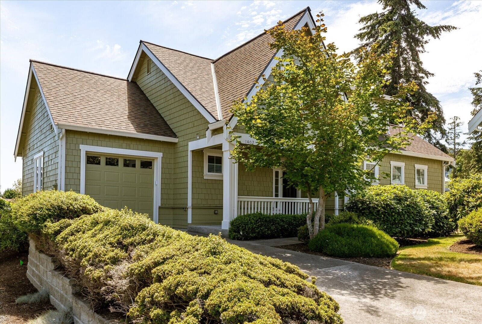 Property Photo: 1402 Starview Court WA 98249