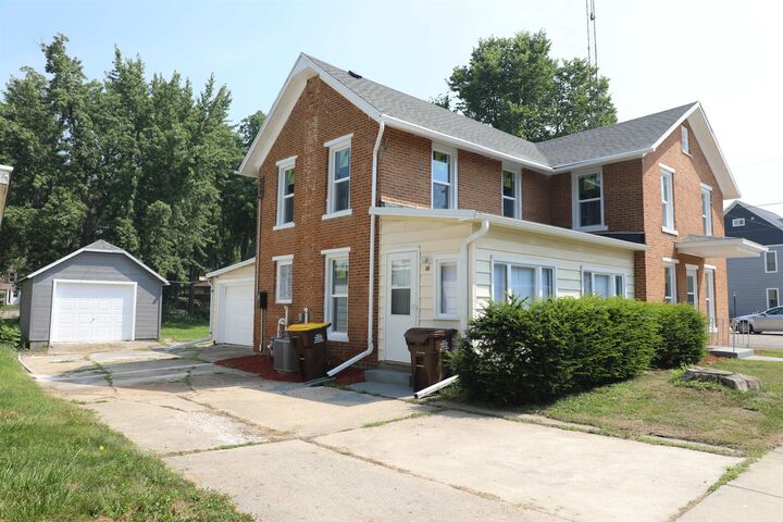 Property Photo:  102 E High Street  IL 61060 