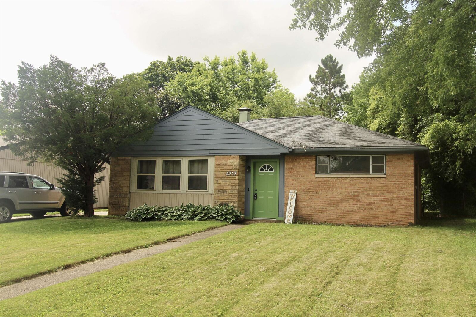 Property Photo:  4717 Highcrest Road  IL 61107 
