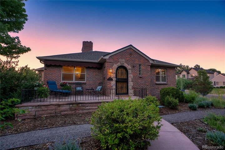Property Photo: 1090 Bonnie Brae Boulevard CO 80209