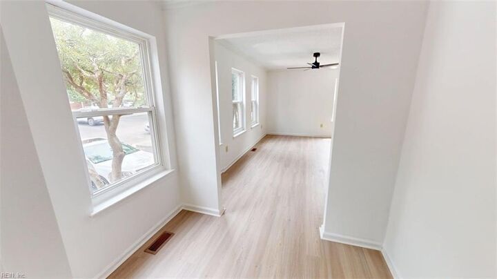Property Photo:  203 Westover Ave 101  VA 23507 