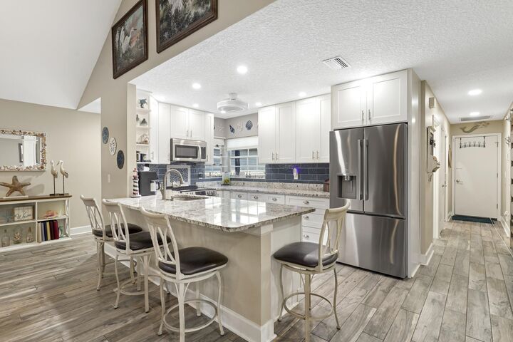Property Photo: 102 Hammock Cir FL 32084