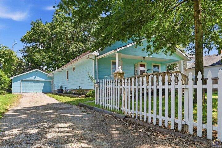 Property Photo: 2722 SE Ohio Ave KS 66605