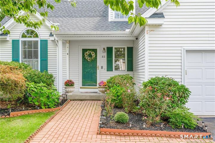 Property Photo:  83 Fox Hollow 83  CT 06001 