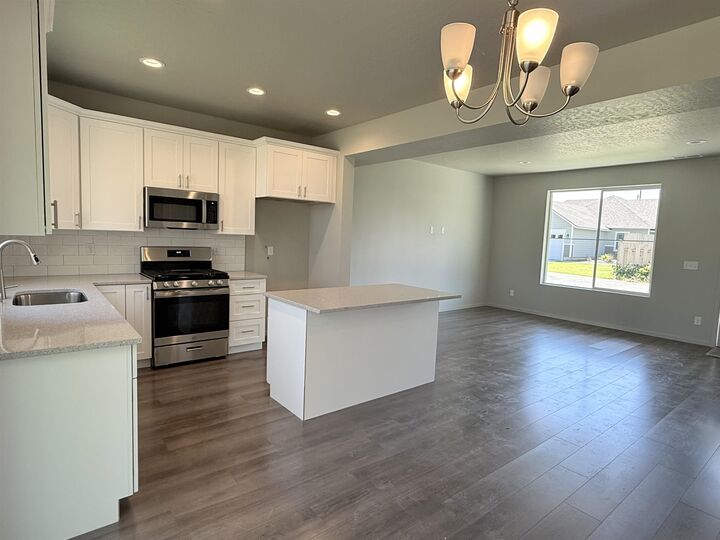 Property Photo: 9507 E Michielli Ln WA 99206