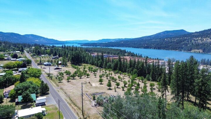 Property Photo:  1250 Peachcrest Rd  WA 99141 
