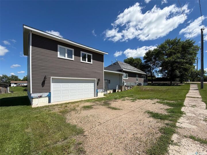 Property Photo:  295 Ensign Street  SK S0N 1X0 
